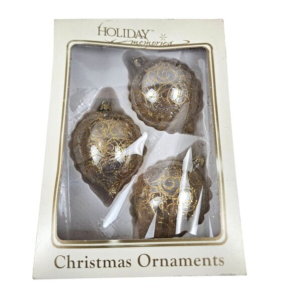 Commodore Holiday Memories 3 Glass Christmas Ornaments Gold Filigree Romania - Picture 1 of 10